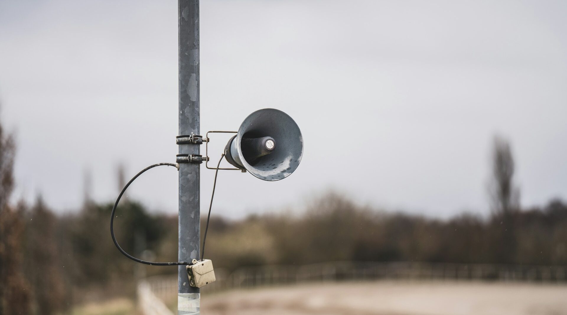 Poland to expand warning siren network along Ukraine border amid Russian attacks