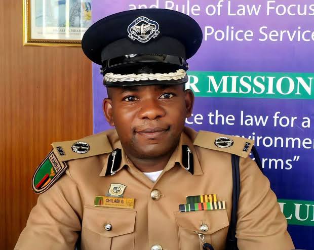 Police shoots dead 35-year-old man in Barlastone after alleged machete attack