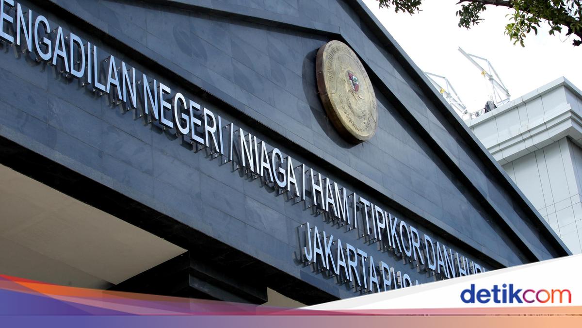 Ponakan Produser Film 'Sang Pengadil' Judi di Singapura, Hakim: Om Main Juga?