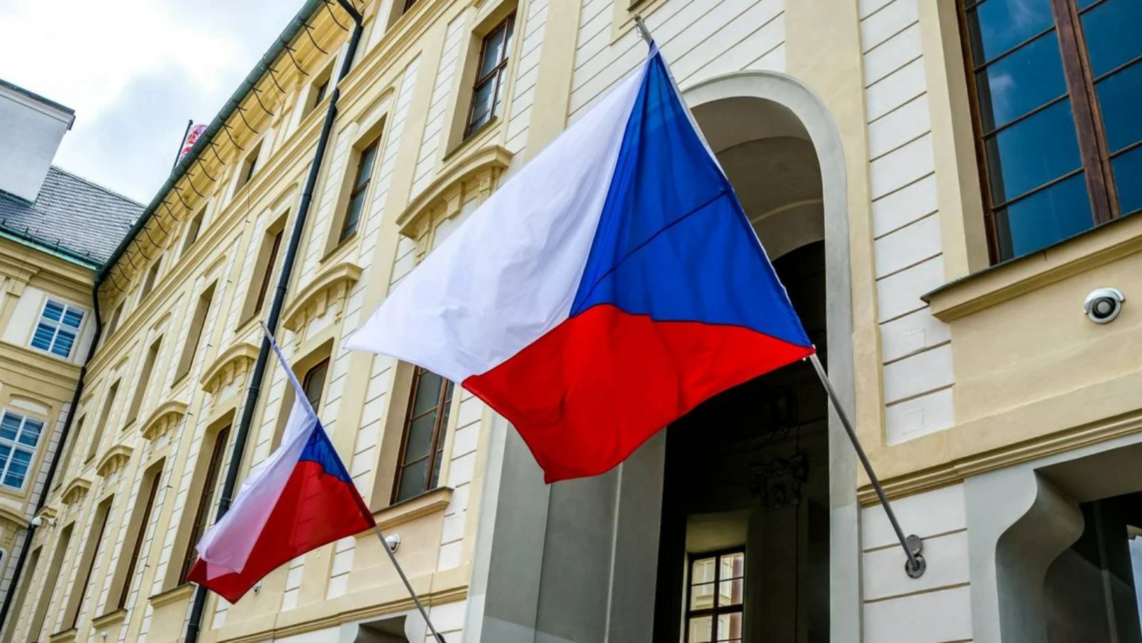 Prague 8 Pirates Invite EU Residents to English Election Guide