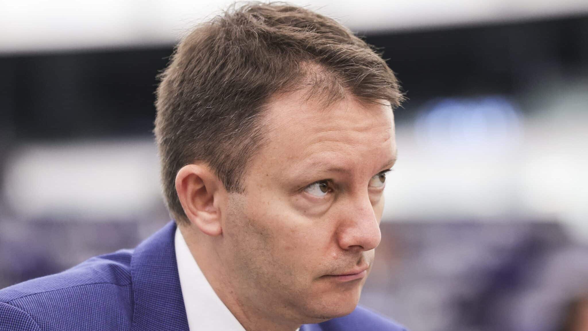 Romania’s President Nominates MEP to Form Govt, But Uncertainty Remains