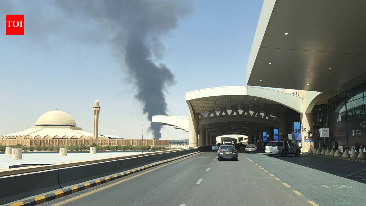 Smoke over Riyadh airport: Houthis launch major missile, drone attack on Saudi capital - video