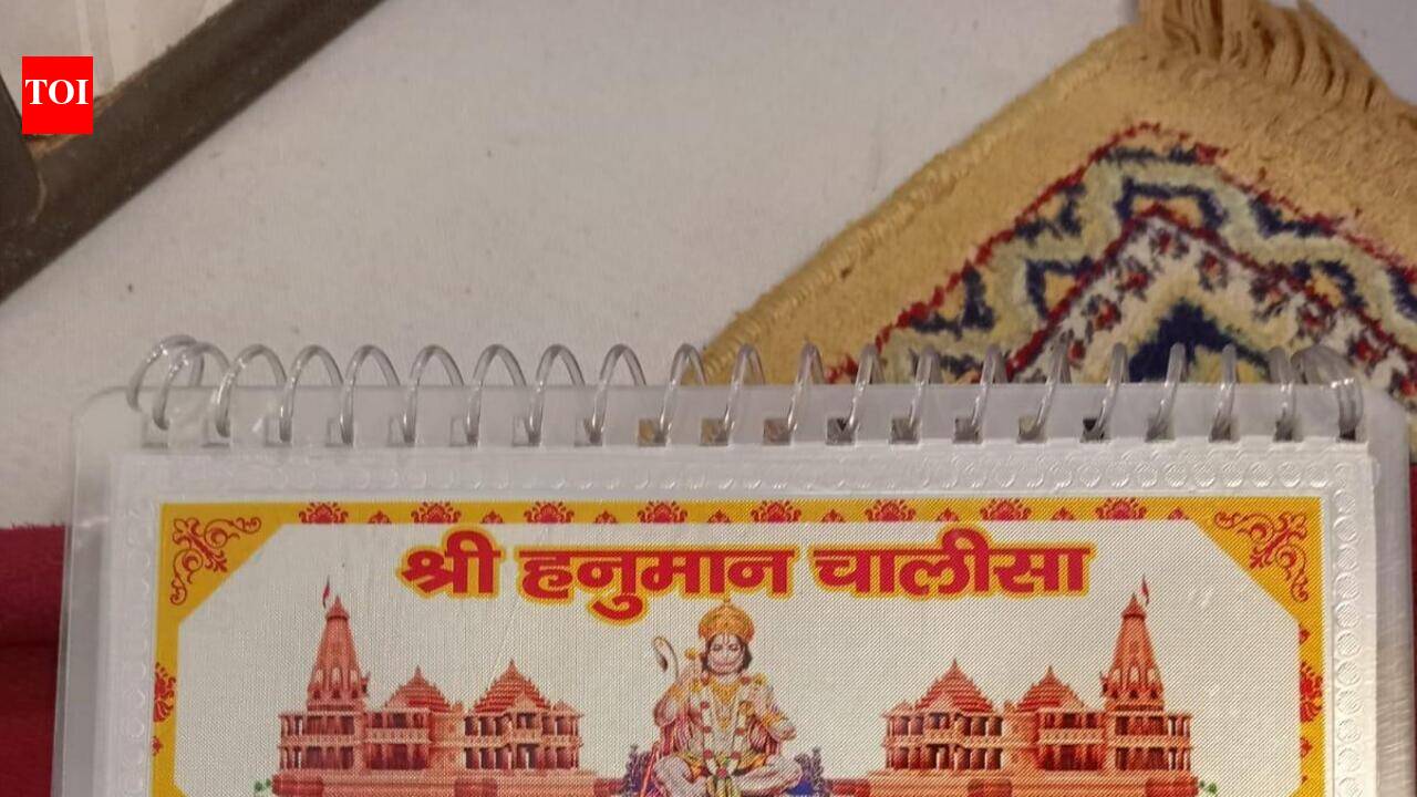 Spiritual gifting drives surge in sales of silver Hanuman Chalisa and Sunderkand | Prayagraj News