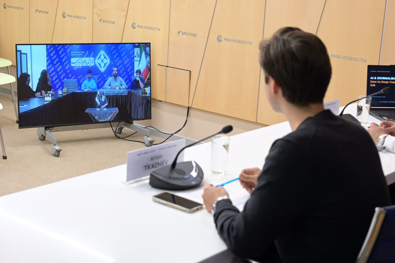 SputnikPro holds first session for Iranian think tank