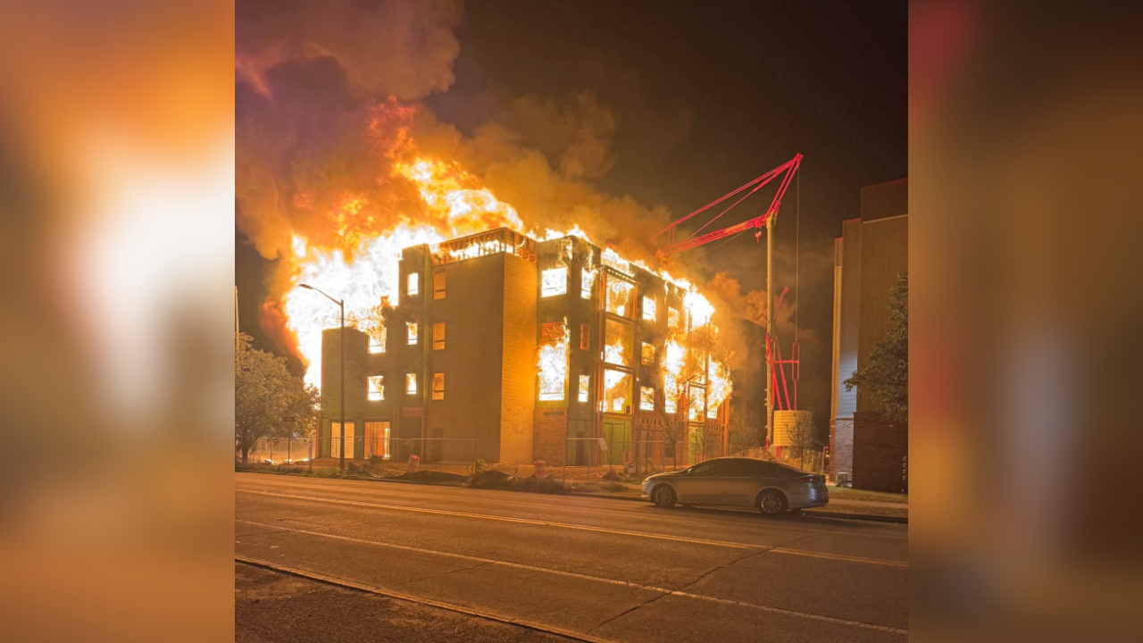 Stadium Flats fire forces neighbors out of apartments - Indianapolis News | Indiana Weather | Indiana Traffic
