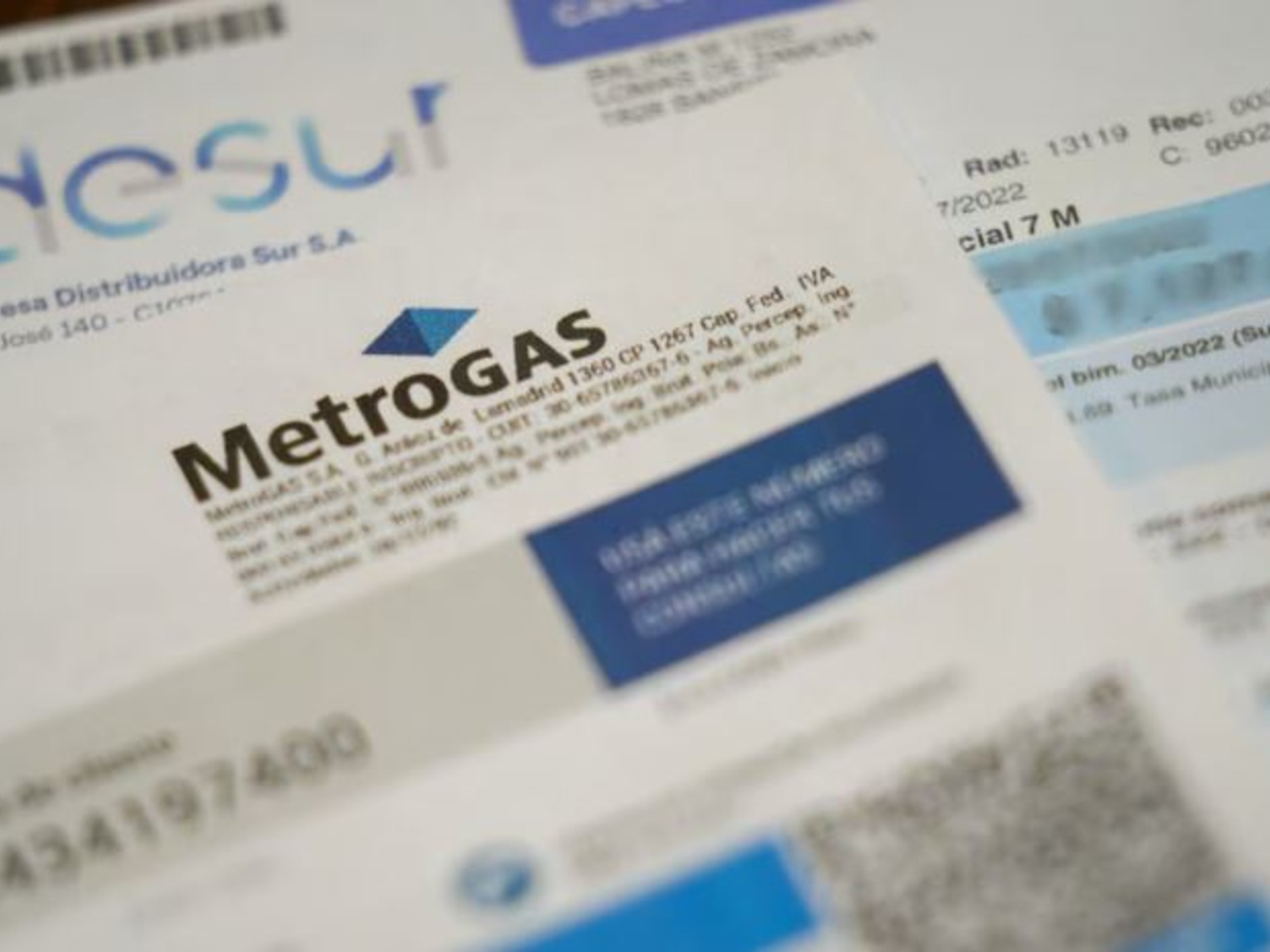 Suben las tarifas de luz y gas y el Gobierno vuelve a reforzar los subsidios