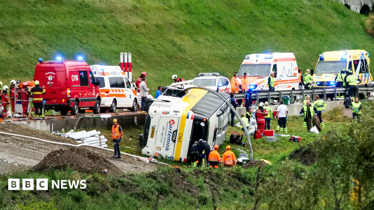 Emergency responders at the scene of an accident involving a travel coach in Susch in the canton of Grisons, Switzerland, 10 September 2026.