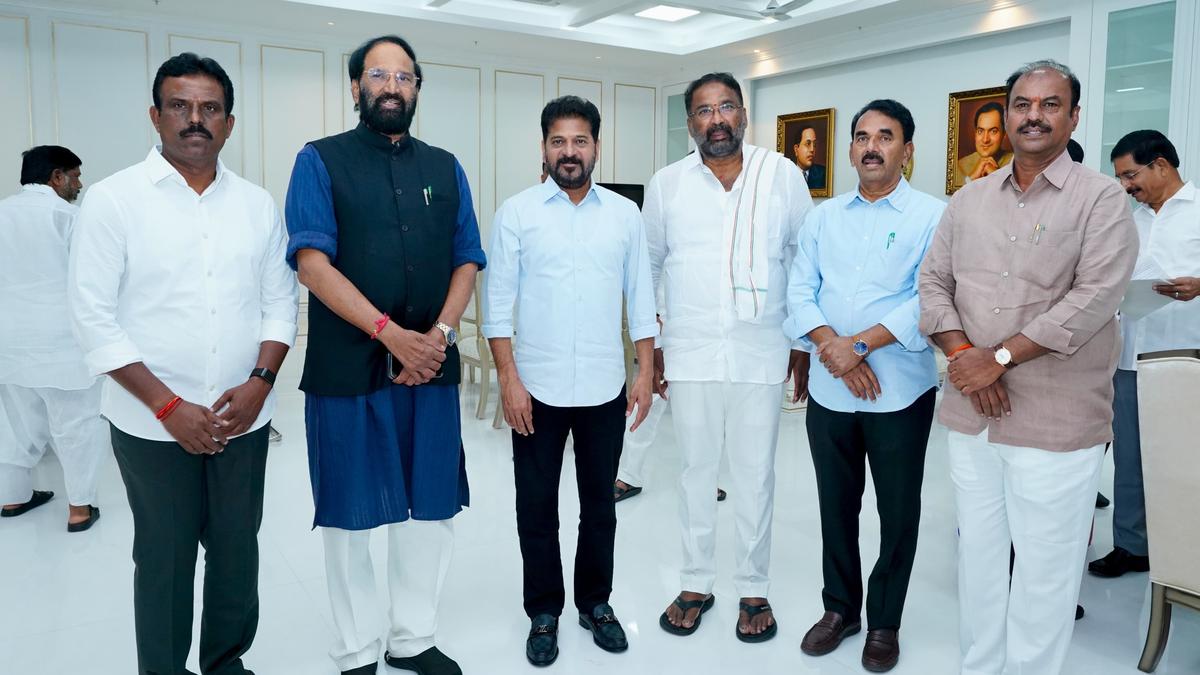 Telangana Ministers leave for Karnataka to seek release of water to Jurala