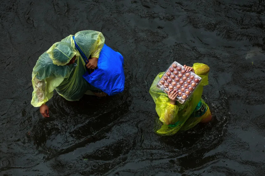 Thai capital Bangkok declared disaster zone amid widespread flooding