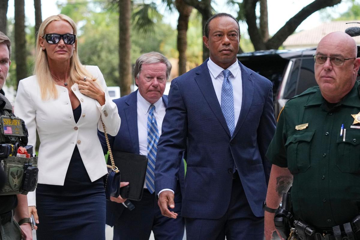 Tiger Woods avoids DUI, gets 5-year license suspension
