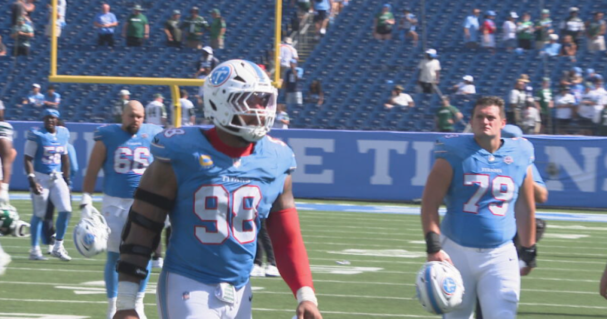 Titans' Simmons pledges Habitat for Humanity donations per sack