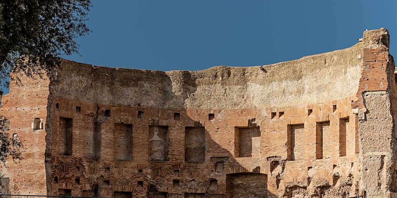 Emperor Trajan's baths. By Rabax63 - Own work, CC BY-SA 4.0, https://commons.wikimedia.org/w/index.php?curid=77975629