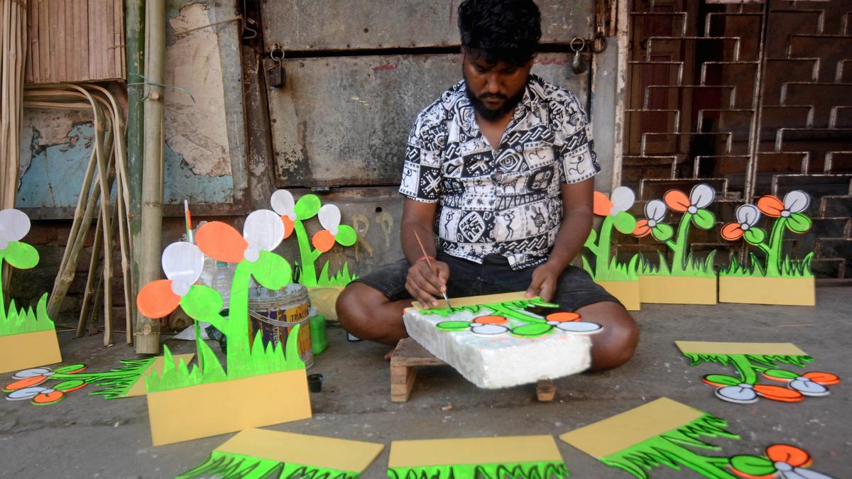 Trinamool symbol freeze row: Supreme Court asks EC adjudication timeline