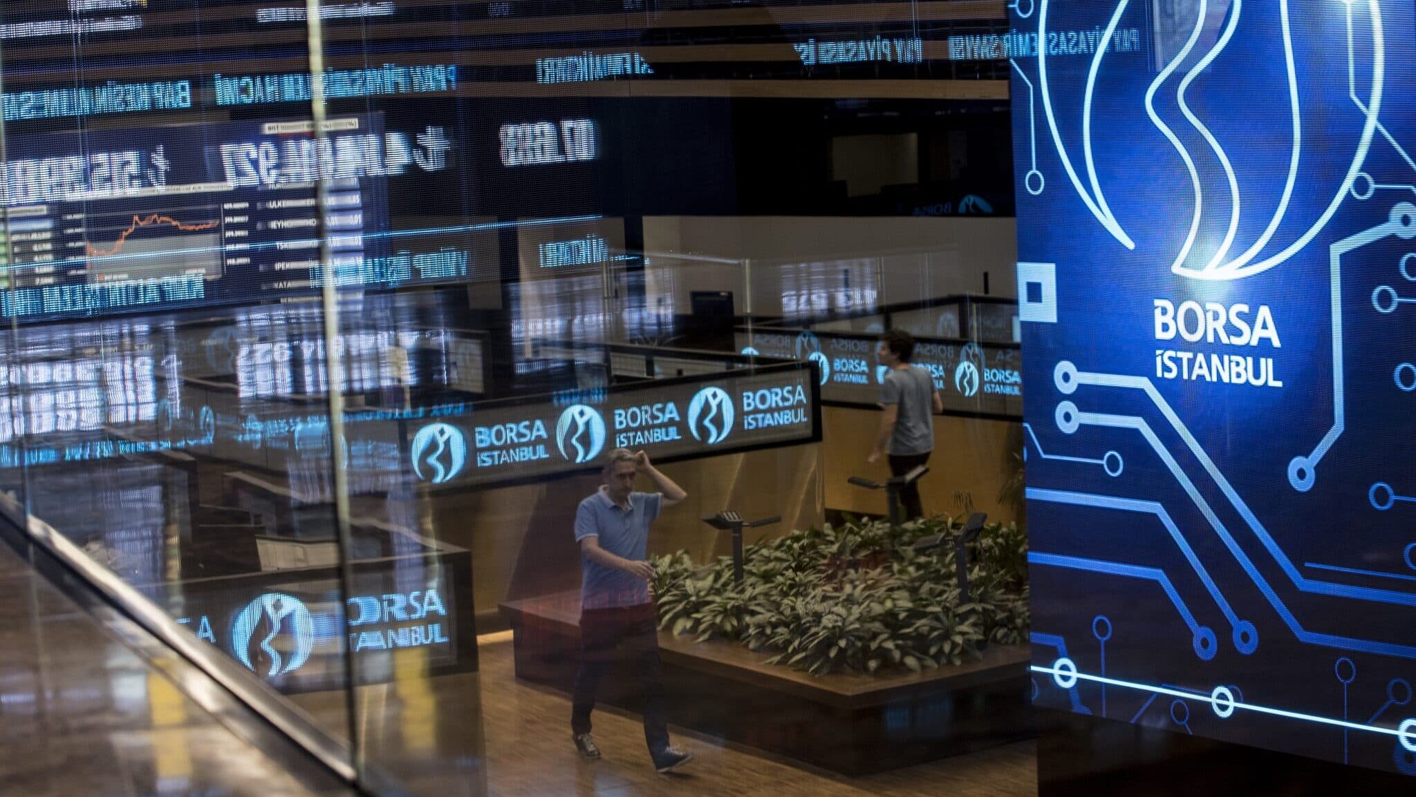 Turkey Arrests Fund Managers Over Stock Market Manipulation Scandal
