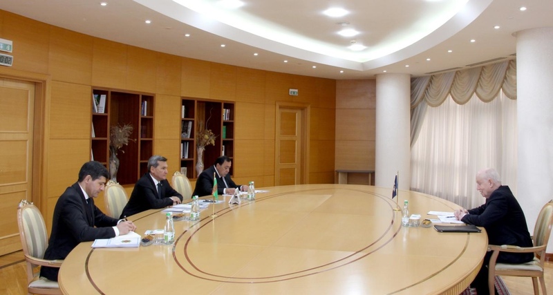 Turkmen Foreign Minister Meredov and CIS Secretary General discuss cooperation