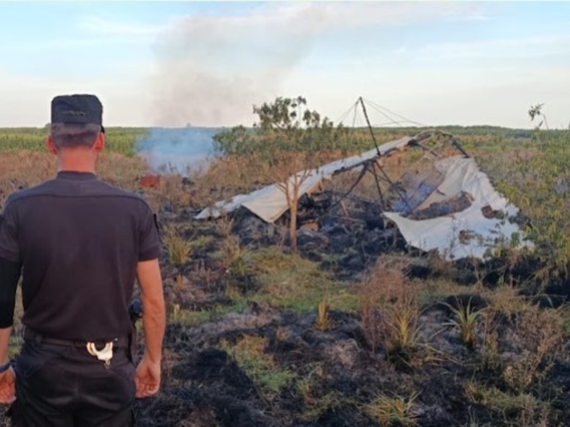 Volaba por primera vez en un ala delta motorizada y murió tras chocar con unos cables