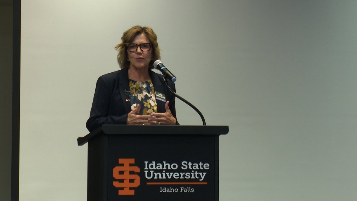 Voters in Idaho Falls hear from Idaho AG candidate Lori Hickman - LocalNews8.com