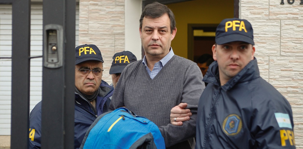 cree que "se debe pagar por lo hecho"