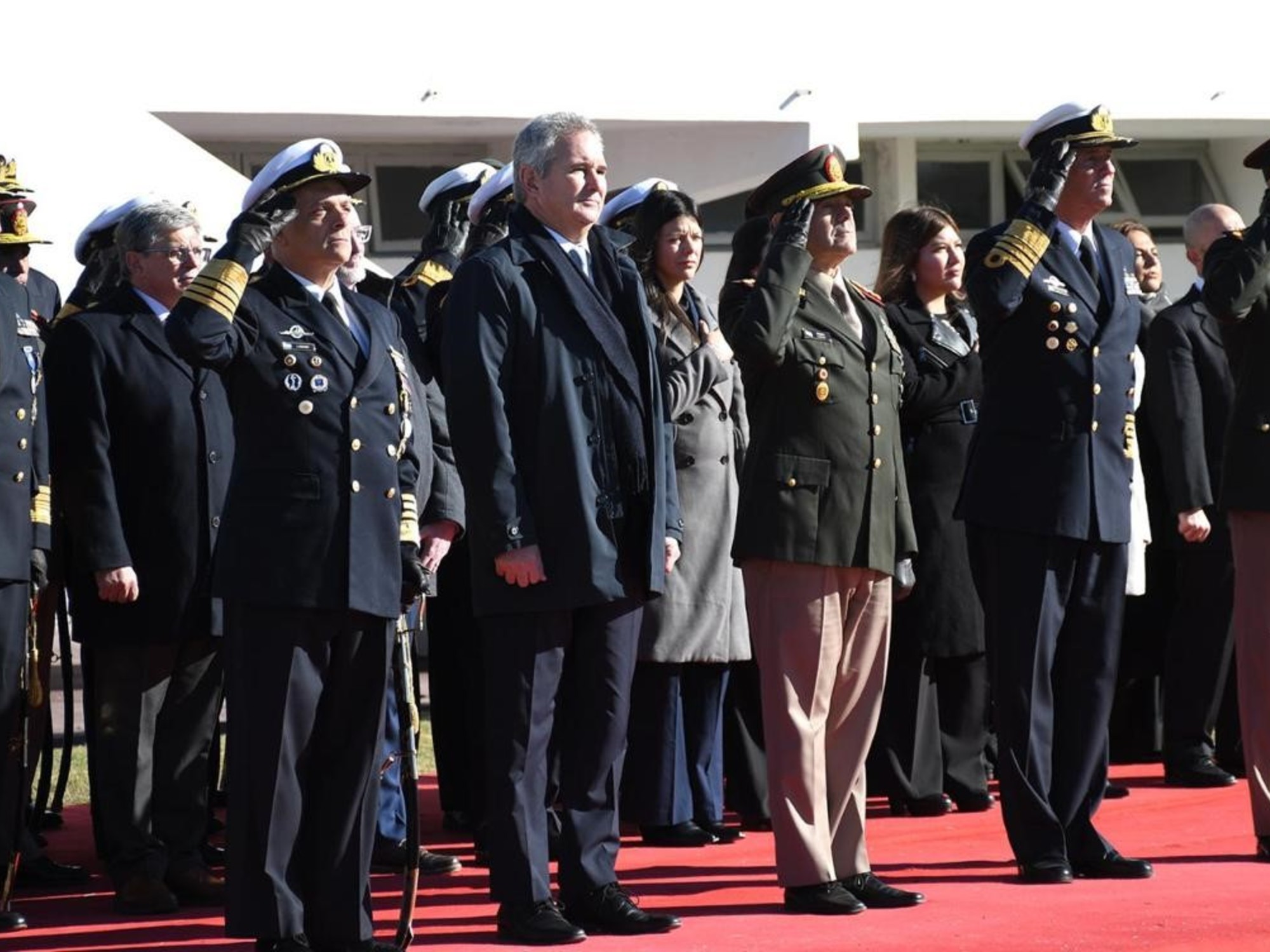 en medio de la tensión con el Reino Unido por Malvinas, Quirno y el ministro de Defensa viajan hoy a Ushuaia para reactivar la Base Naval Integrada