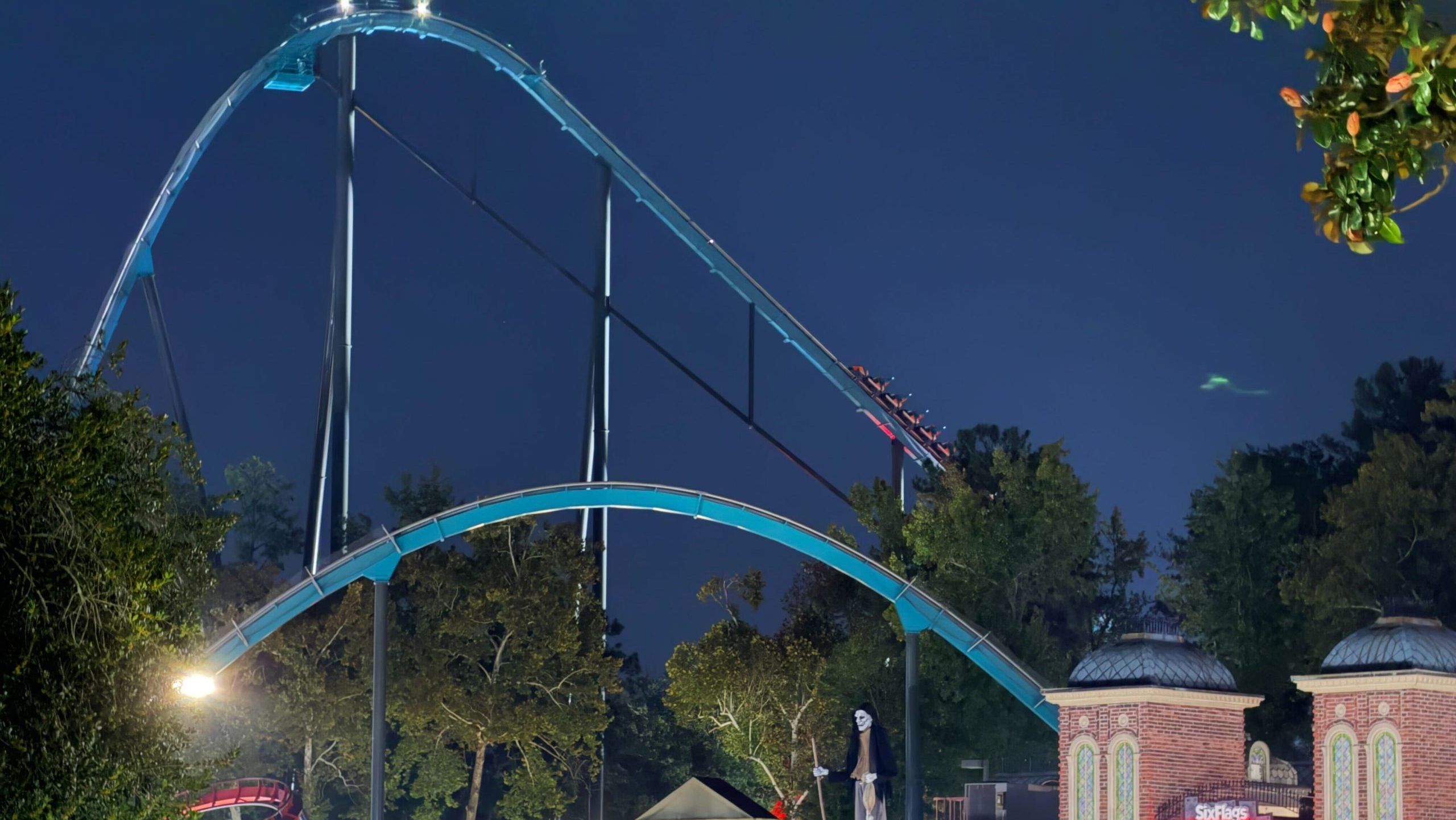 1 person dead, several injured in incident involving Six Flags roller coaster in Georgia