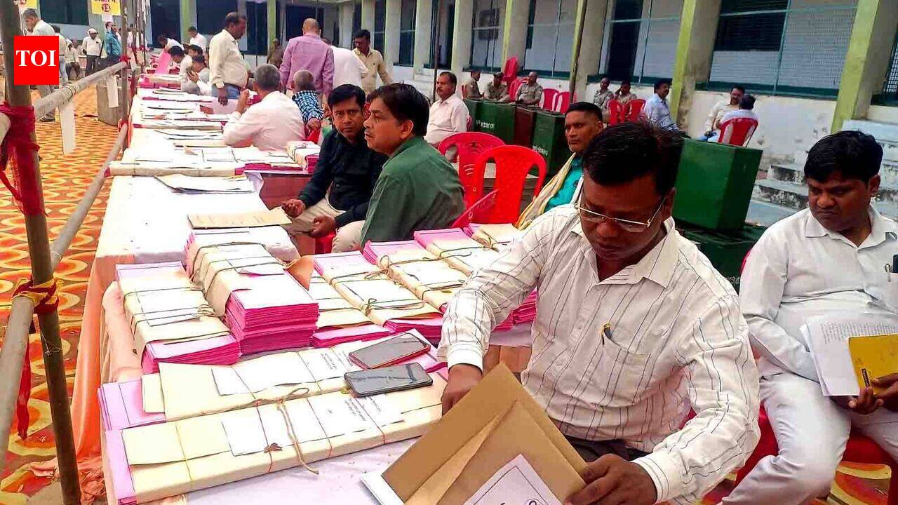 1.18 lakh voters to decide fate of 13 candidates in Allahabad-Jhansi graduate seat poll | Prayagraj News
