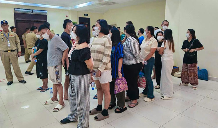 24 Thai nationals deported over illegal border crossing and employment