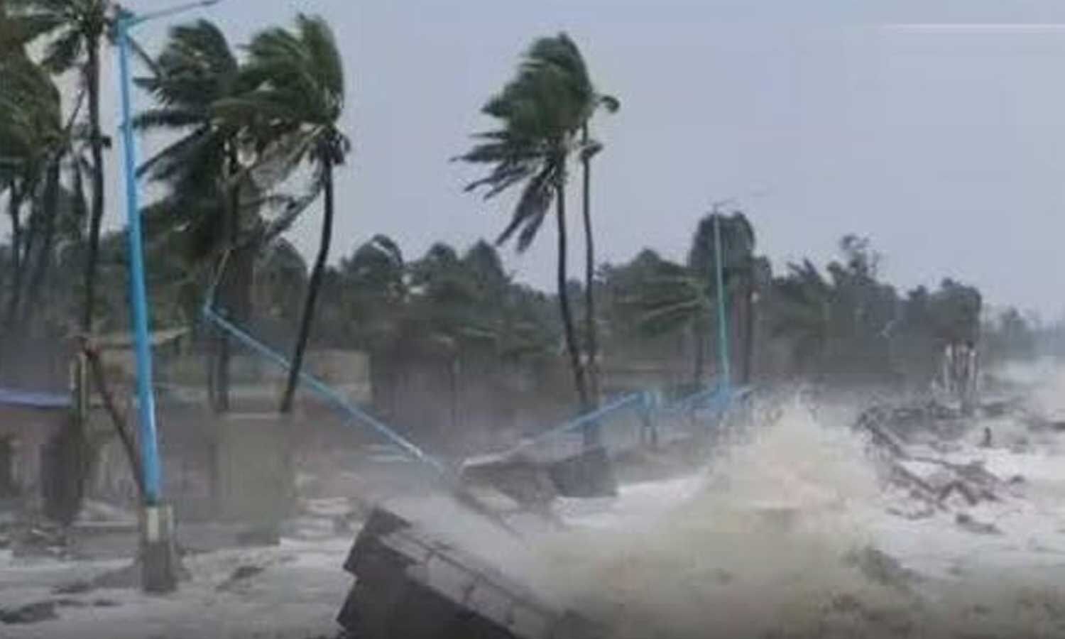 3 dead, 55K evacuated in AP; 30K shifted in Odisha