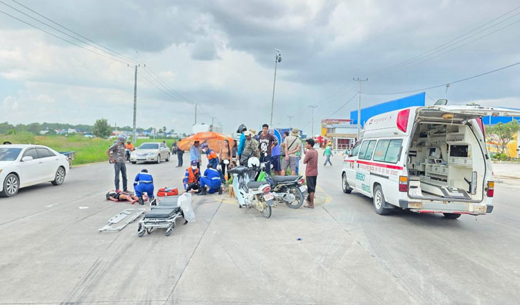 3 seriously injured in Phnom Penh smash