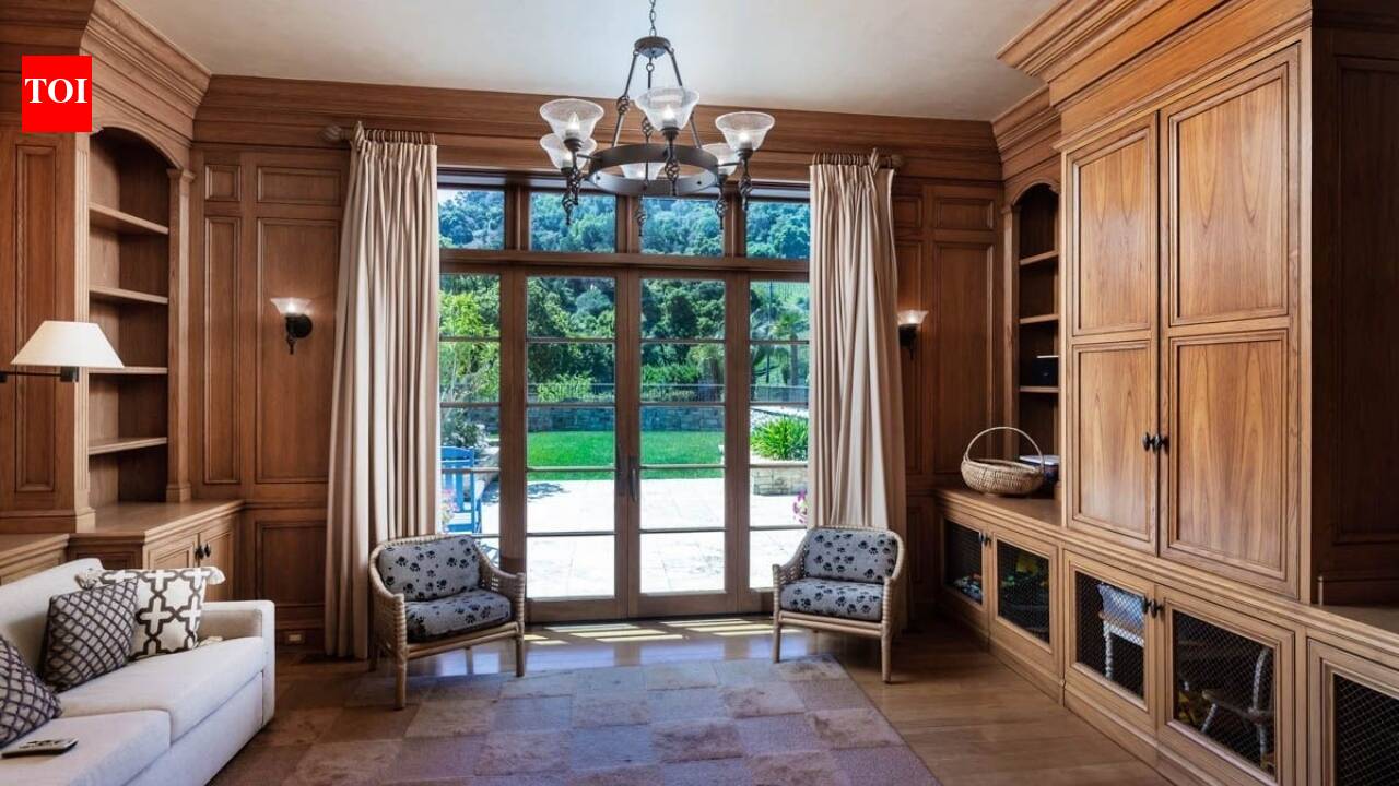 A 41-acre California vineyard estate owned by the family trust of heart surgeon Thomas Fogarty has sold for $11.04 million; the property has a 14,500 sq. ft. Italian villa with wine-tasting room, home theatre and spa