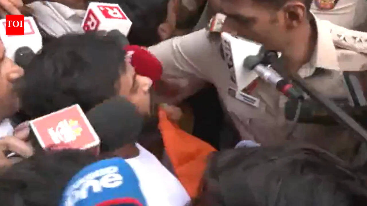 Abhijeet Dipke: 'I am alone': CJP's Dipke argues with cops during detention ahead of Tiranga march - watch | India News