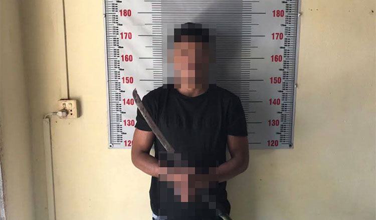 Battambang man arrested for stabbing over drug accusations