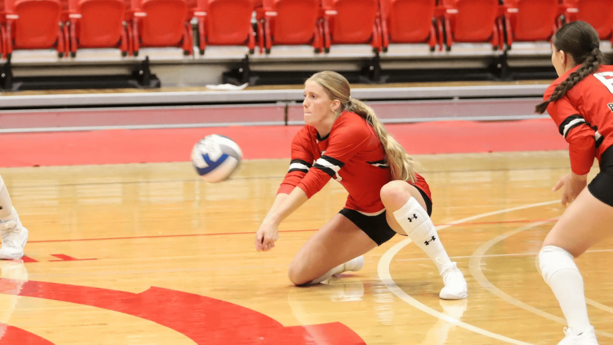 Beavers volleyball falls to Mustangs