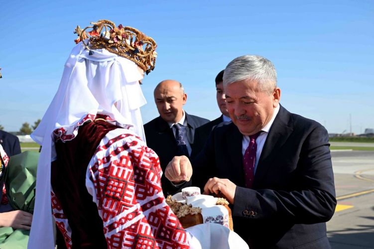Cabinet Chairman Adylbek Kasymaliev arrives in Belarus for working visit -