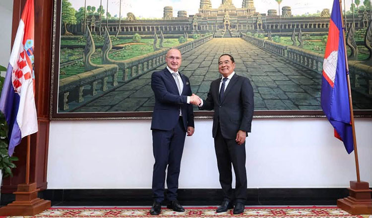 Cambodia and Croatia boost mine clearance cooperation