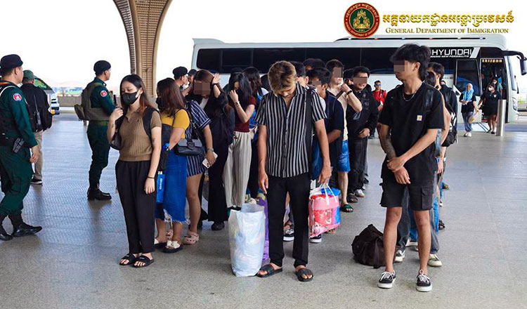 Cambodia deports 355 Indonesians linked to online fraud