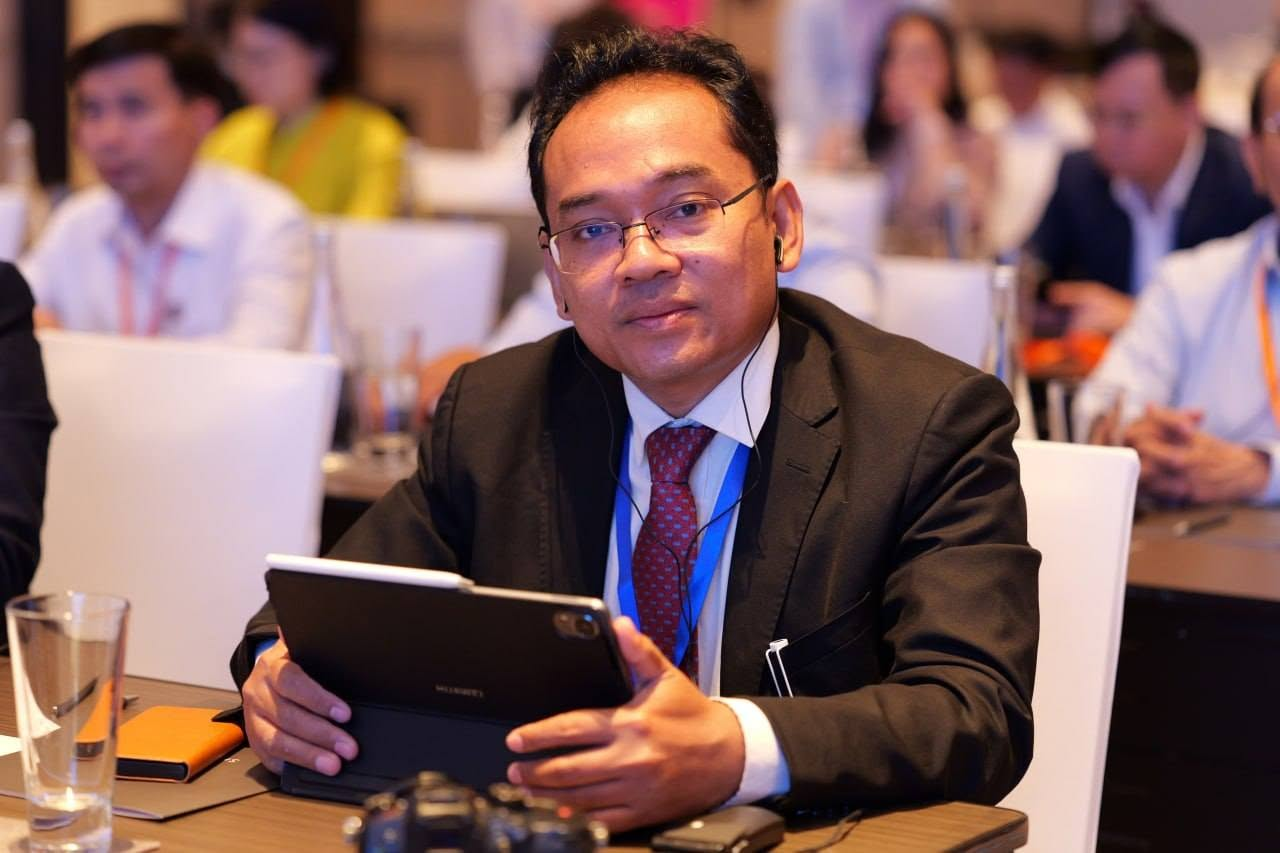 Cambodia urged to use international forums to explain border position