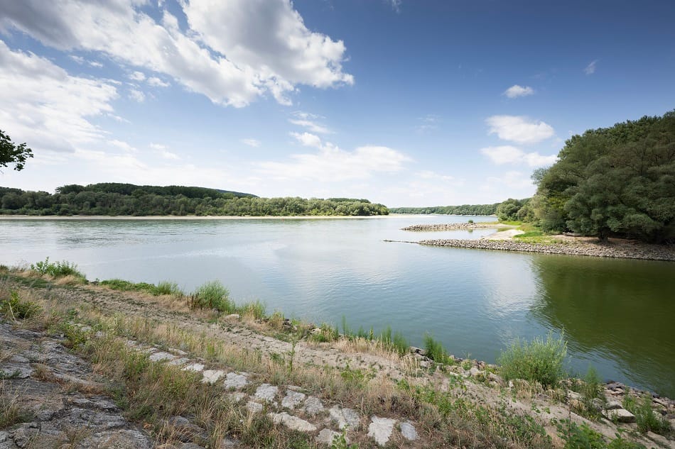 Danube Reaches New All-time Low at Devin, Breaking Record Set in 1909