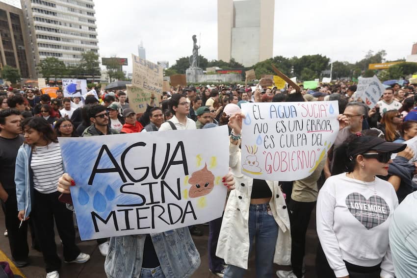 GDL water protests