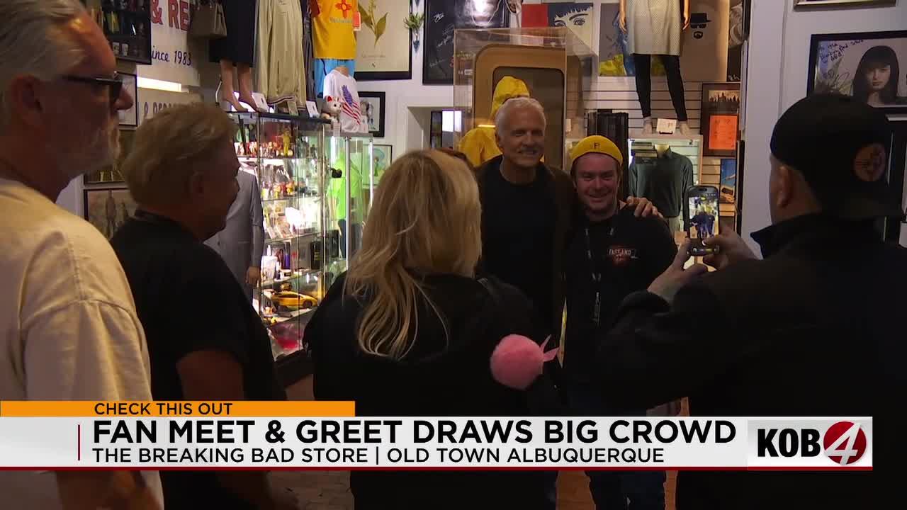 Fans line up in Old Town Albuquerque to meet Patrick Fabian from 'Better Call Saul'