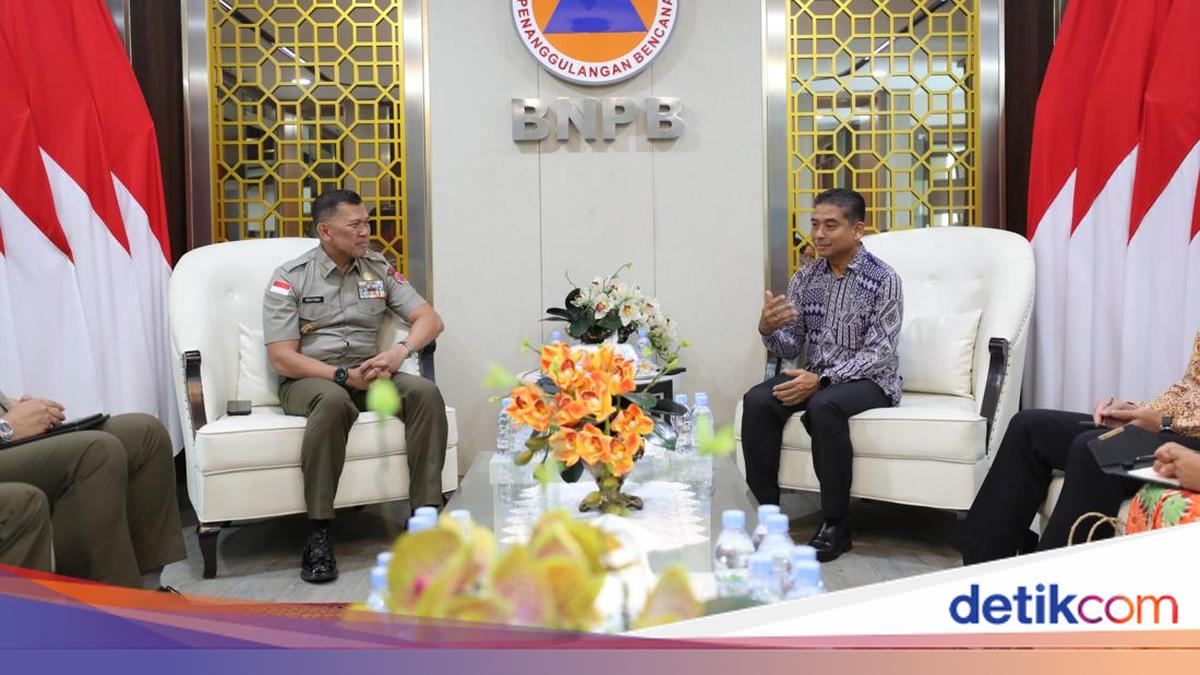 Malaysia Tawarkan Pesawat Amfibi-Helikopter Atasi Karhutla