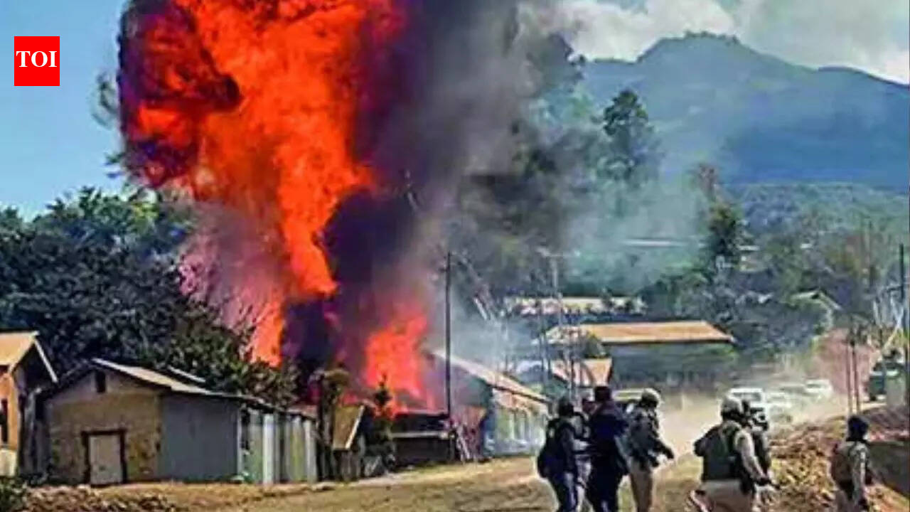 Manipur in turmoil again: 15 houses torched in Kamjong; 1 killed, several injured in gun attack | Imphal News