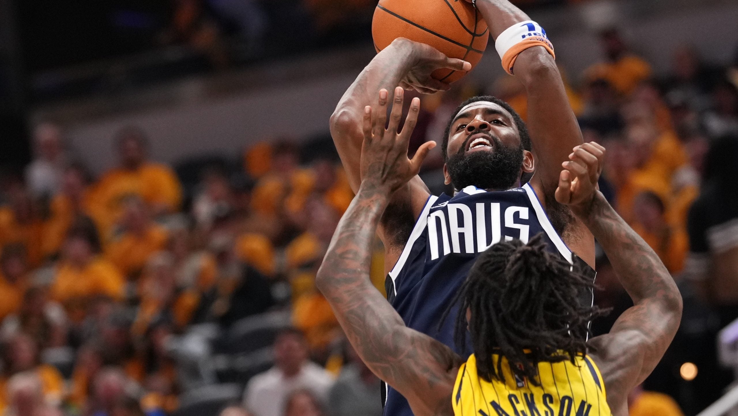 Mavericks lose Flagg to injury, and ruin Haliburton's home return with 121-105 win over Pacers