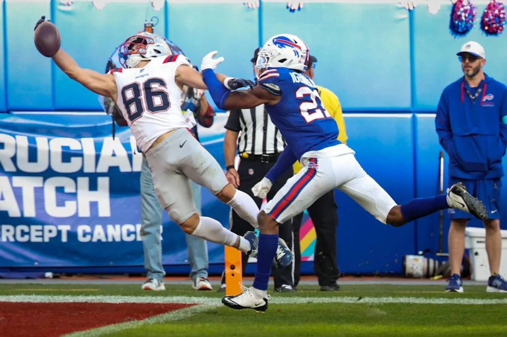 Efton Chism III, a graduate of Monroe High School, makes a one-handed catch in a win over the Buffalo Bills at Highmark Stadium in Orchard Park, New York on Sunday, Oct. 4, 2026. (Photo courtesy of Lexi Ehle / New England Patriots)