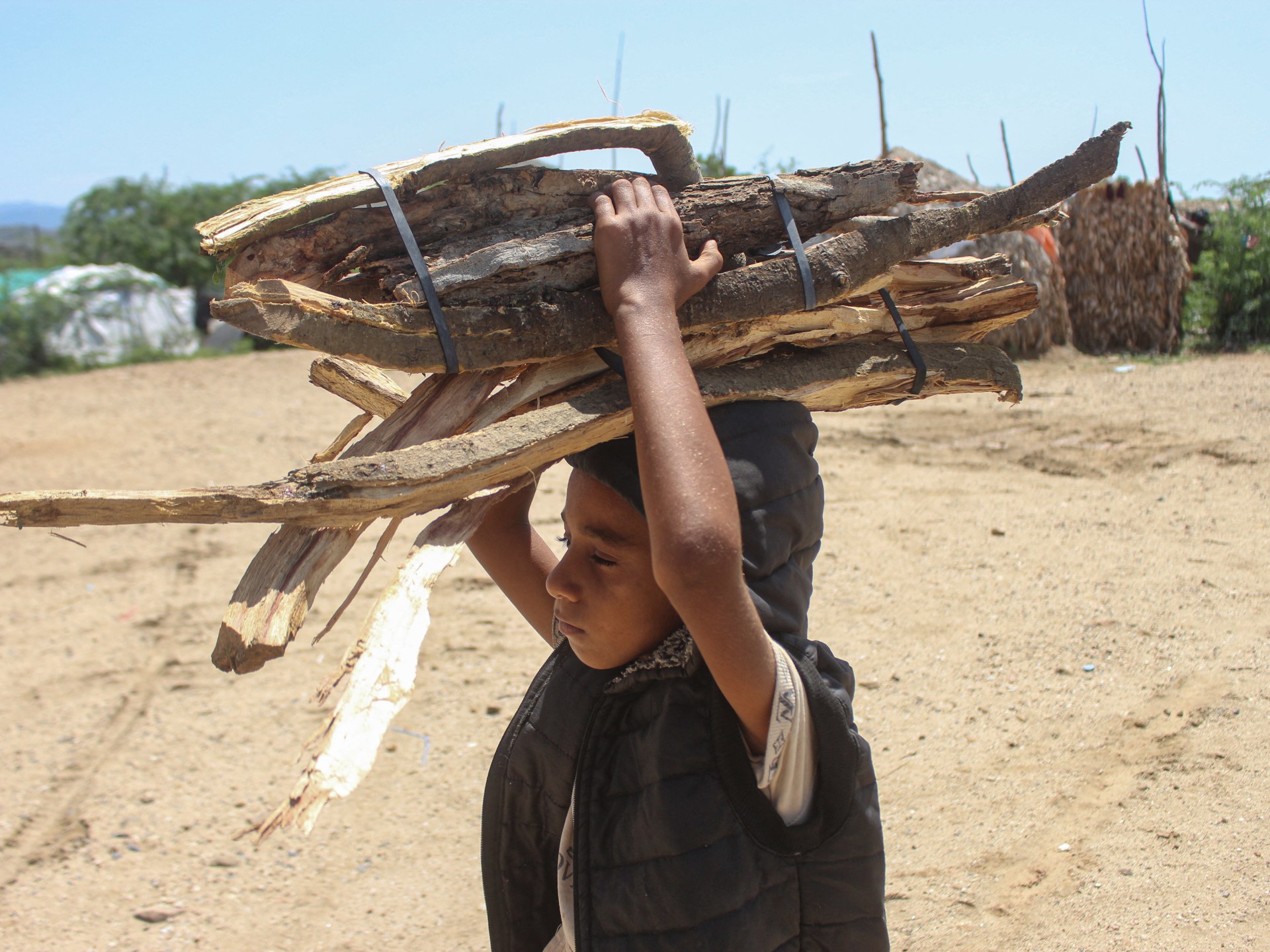 More than 200,000 displaced as fighting escalates in Yemen, UN says | Houthis News
