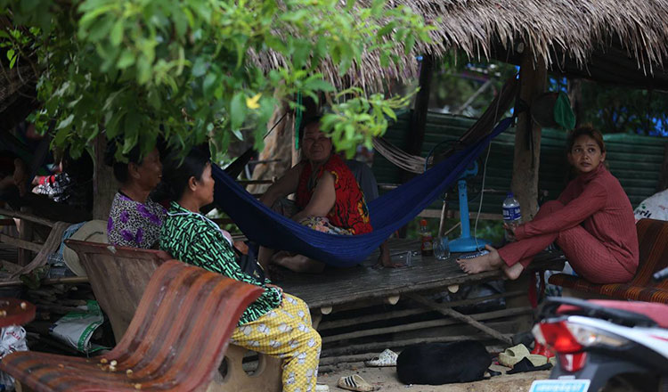 More than 24,000 displaced Cambodians remain unable to return home