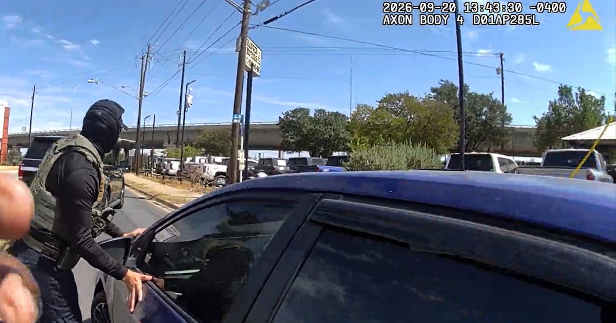 New ICE guidance bans high-speed car chases and sets tighter rules for traffic stops, memo shows