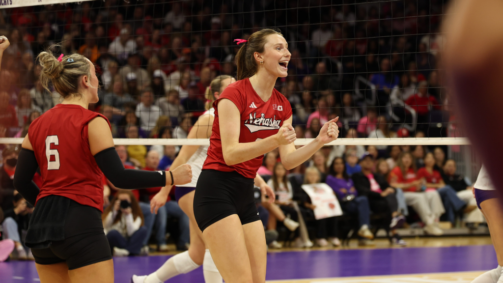 No. 1 Nebraska wins 49th-consecutive regular season match in sweep of Northwestern