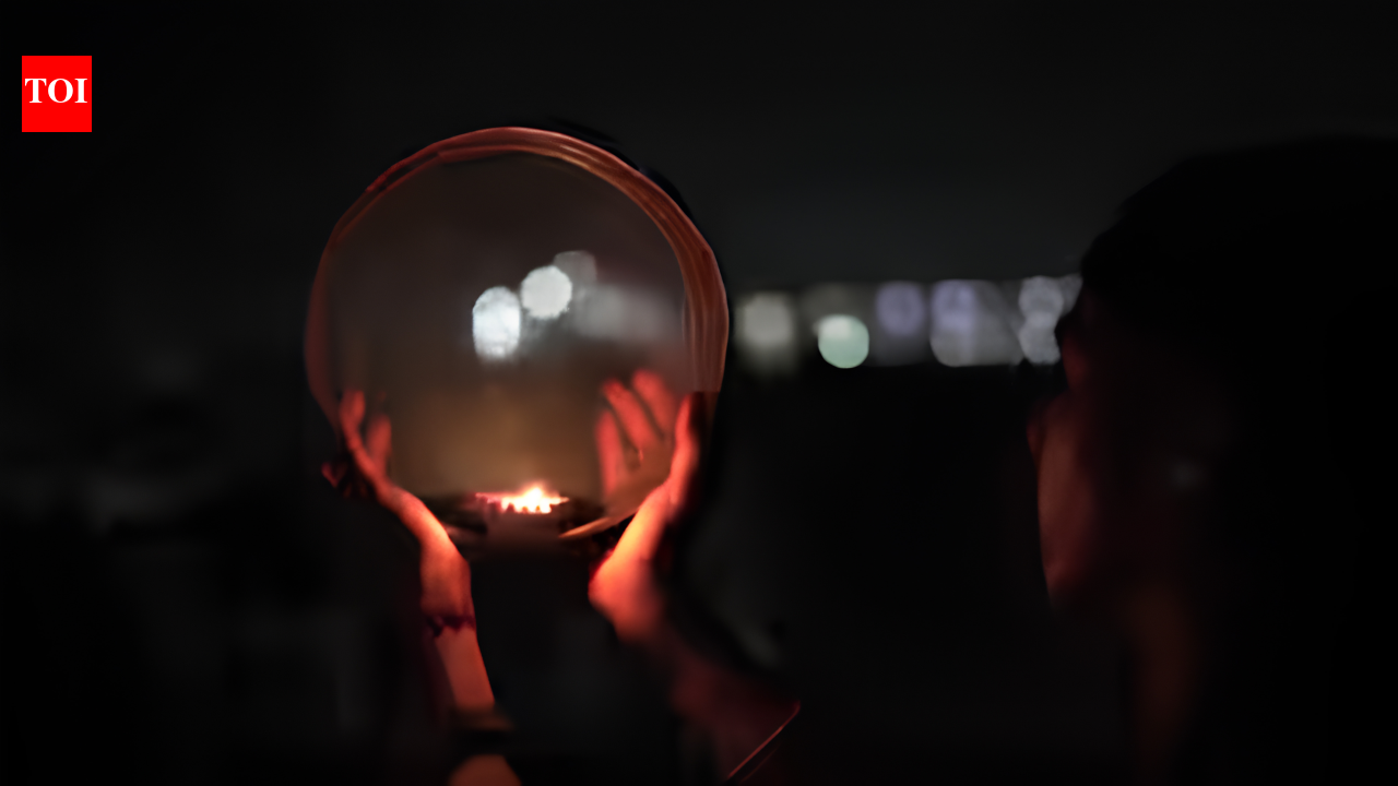 No rushed Karva Chauth puja this year: Special leave for 700 women personnel in UP's Fatehpur | Prayagraj News