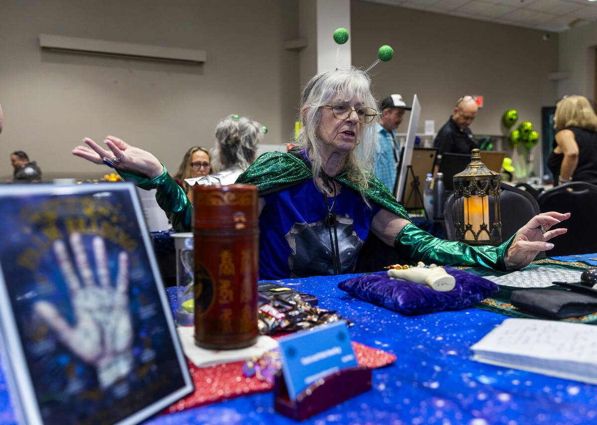Mary Sanders talks about all things alien during the Pahrump Alien Conference on Saturday, Octo ...