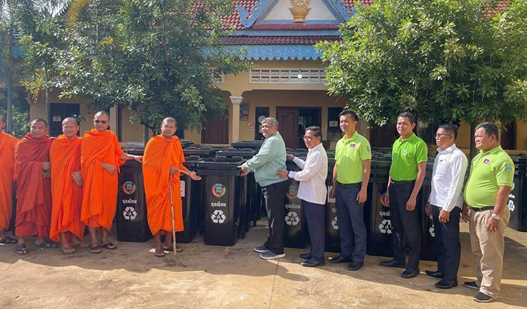 Pchum Ben waste management improves as awareness efforts pay off